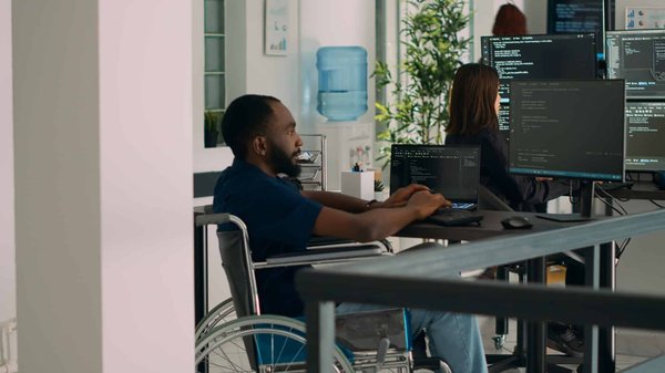 Pourquoi confier la création de votre site Internet à une agence web ?