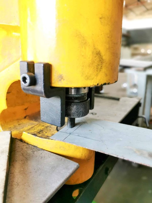 Quelles sont les dernières innovations dans le domaine des grignoteuses et cisailles ?